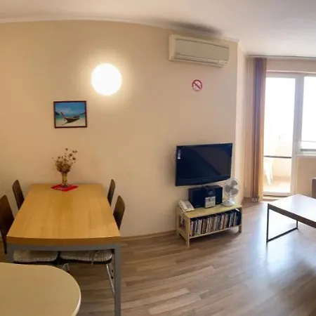 First Line At אובזור