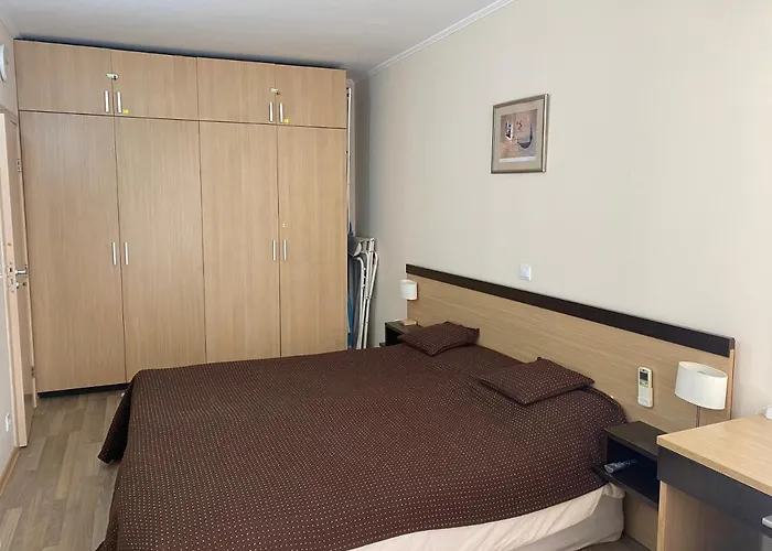 First Line At Ξενοδοχείο με διαμερίσματα 4*