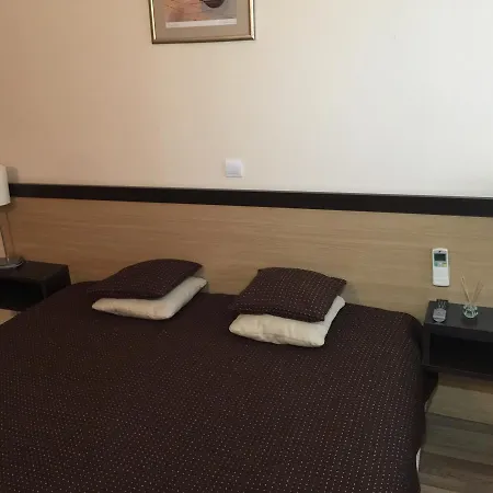 First Line At Aparthotel Obzor