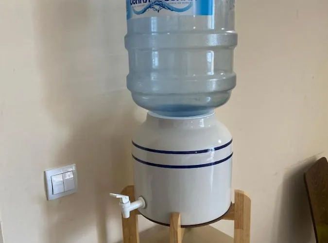 First Line At 公寓式酒店 4*